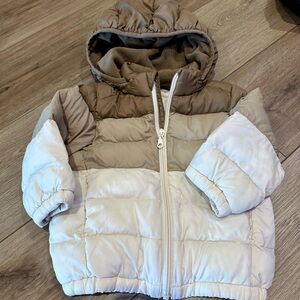 Uniqlo Kids Puffer Jacket in Cream and Tan